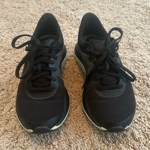 Lululemon charge feel low women’s work out running shoes black mint size 5.5